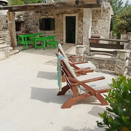 Secluded Fisherman's Cove Vela Studena, Brac - 20904 Semesterbostad *