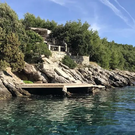 Secluded Fisherman's Cove Vela Studena, Brac - 20904 * Selca (Brac)